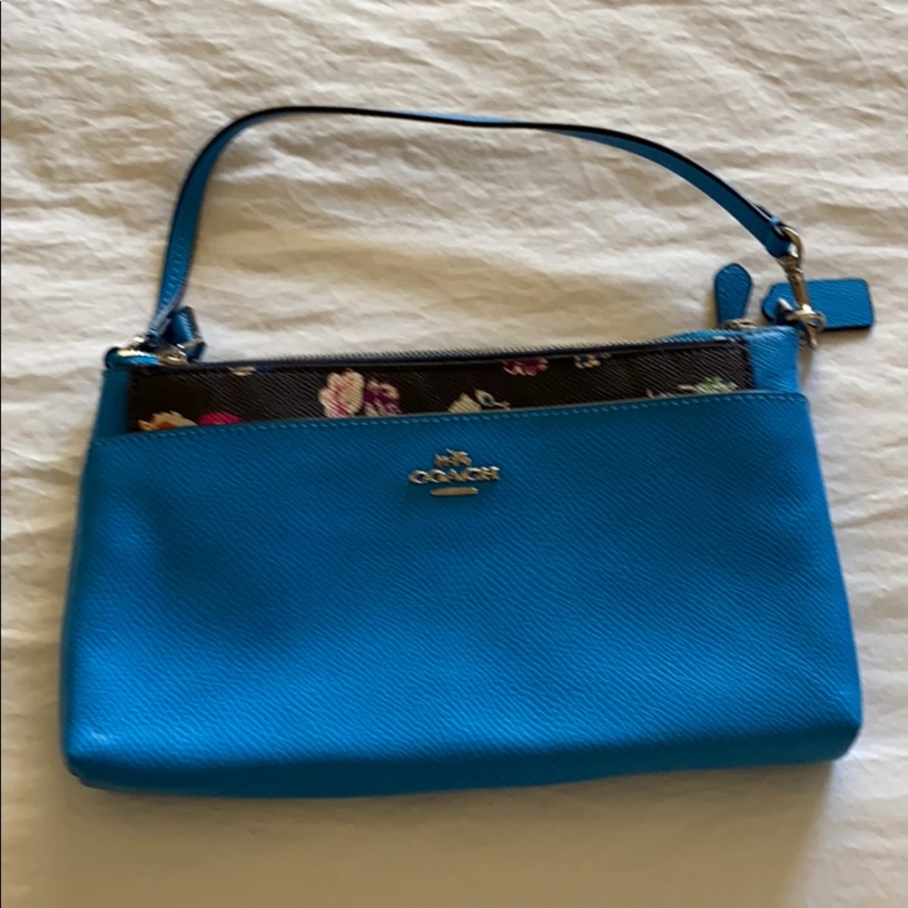 Hang bag with extra porch